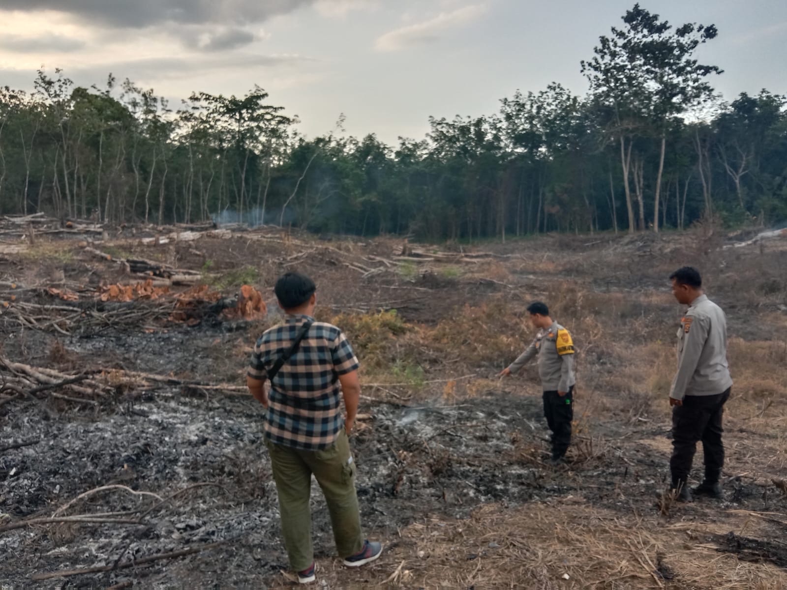Polsek Timur Laksanakan Patroli Karhutla, Temukan Lahan Bekas Terbakar