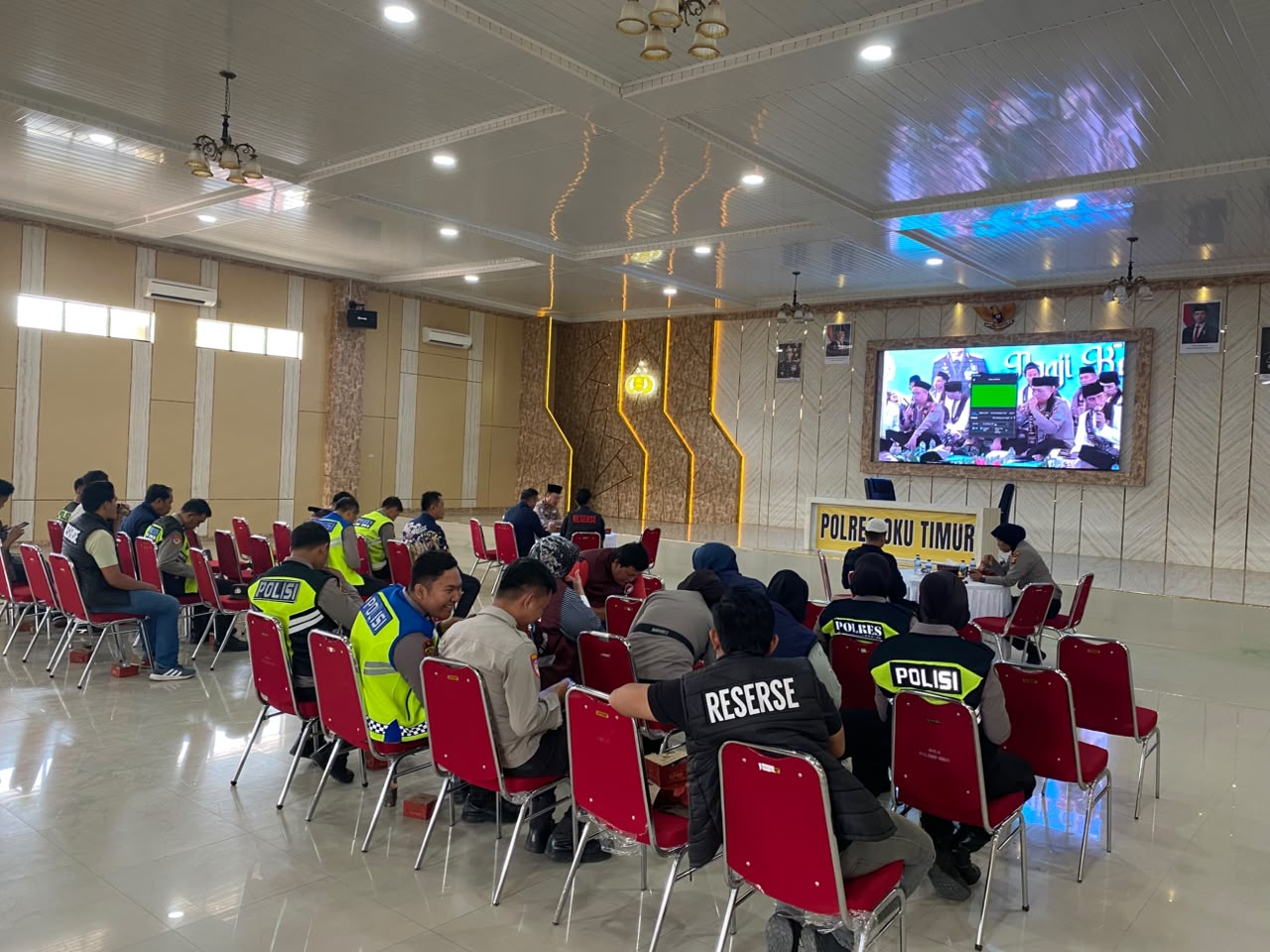 POLRES OKU TIMUR IKUTI NGAJI KEBANGSAAN BERSAMA KAPOLRI DAN K.H AHMAD BAHAUDDIN (GUS BAHA) SECARA VIRTUAL