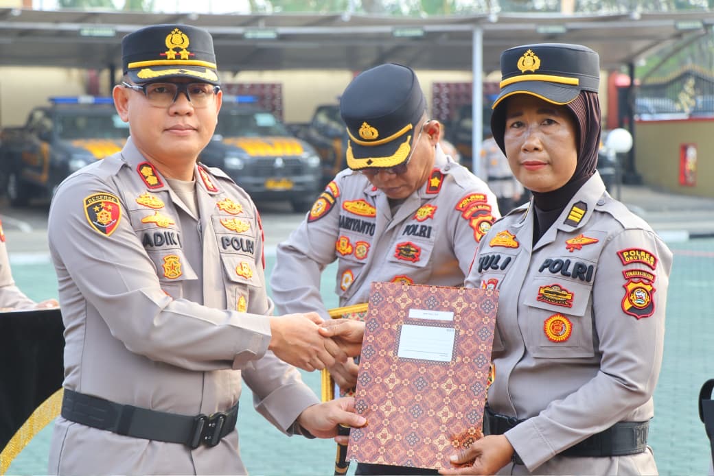 AKBP Adik Listiyono Apresiasi 55 Personel Berprestasi, Tegaskan Disiplin Harga Mati