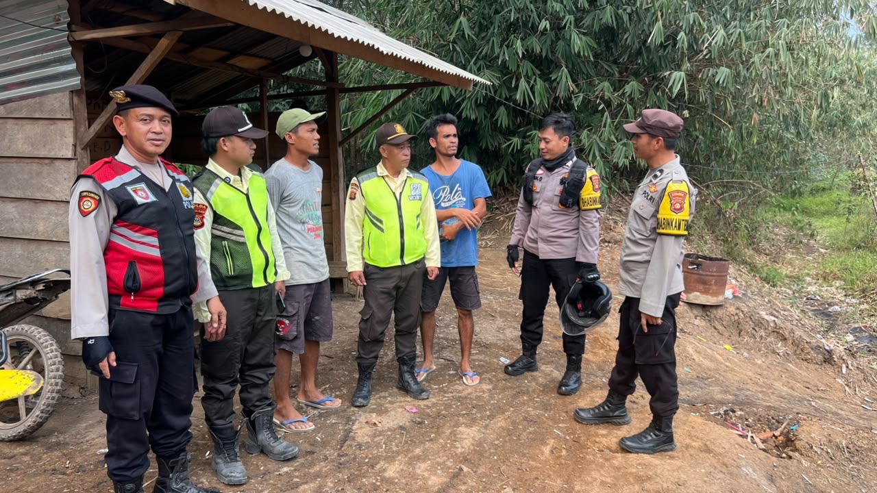 Polsek Pengandonan Polres OKU Koordinasi dengan Satpam Perusahaan Antisipasi Karhutla