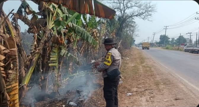 Ground Check Temukan Titik Api di Desa Gasing, Polsek Talang Kelapa Lakukan Pemadaman