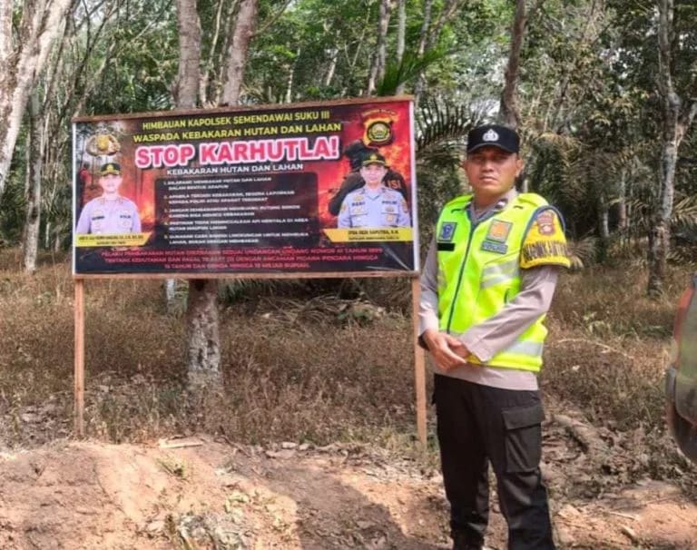 Polsek Semendawai Suku III Gencarkan Sosialisasi Antisipasi Karhutla di Desa Cahya Negeri