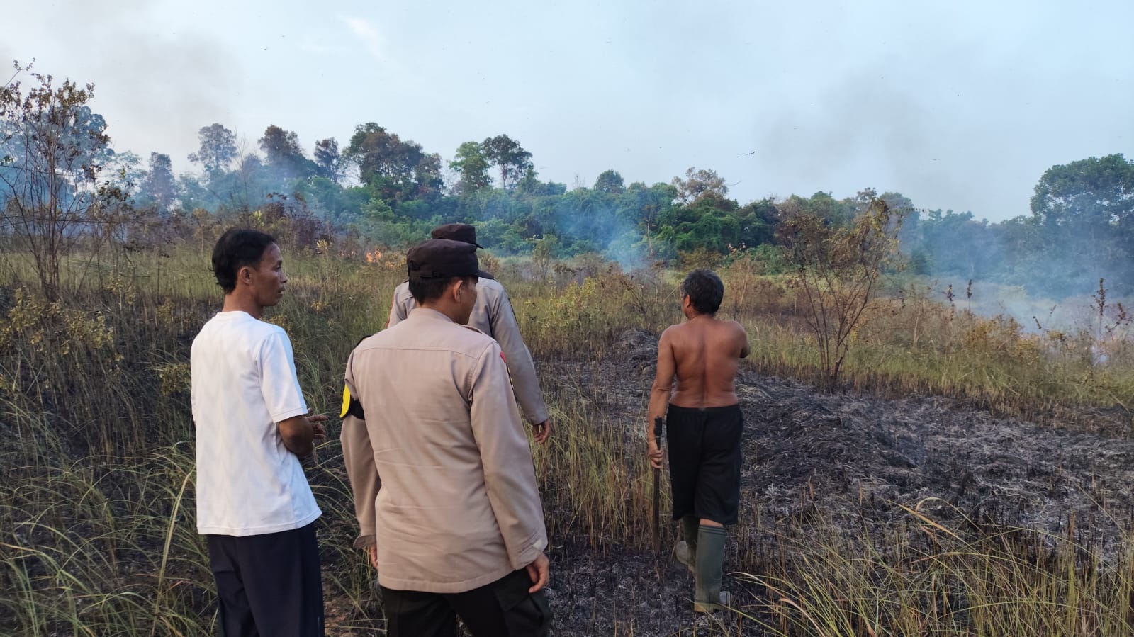 Polsek Baturaja Timur Cek Titik Hotspot, Temukan Lahan Terbakar Hampir Padam