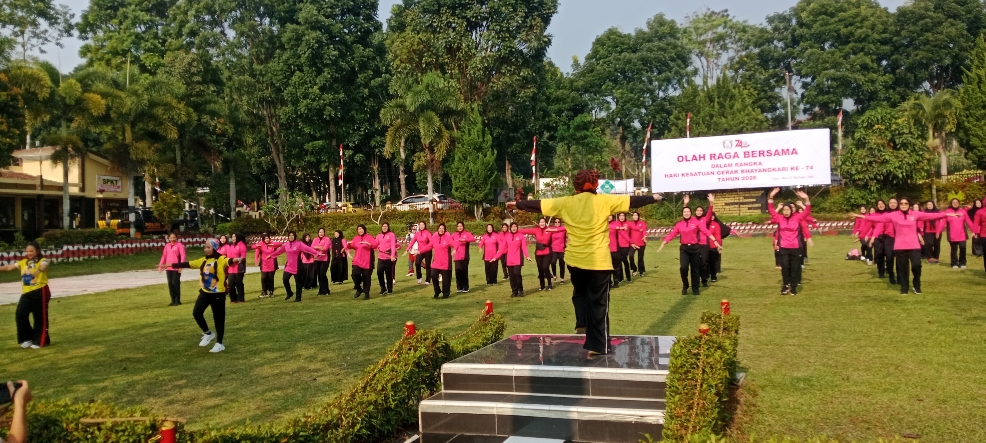 Semarak Hari Kesatuan Gerak Bhayangkari ke-74, Bhayangkari Polres Pagar Alam Gelar Senam Bersama