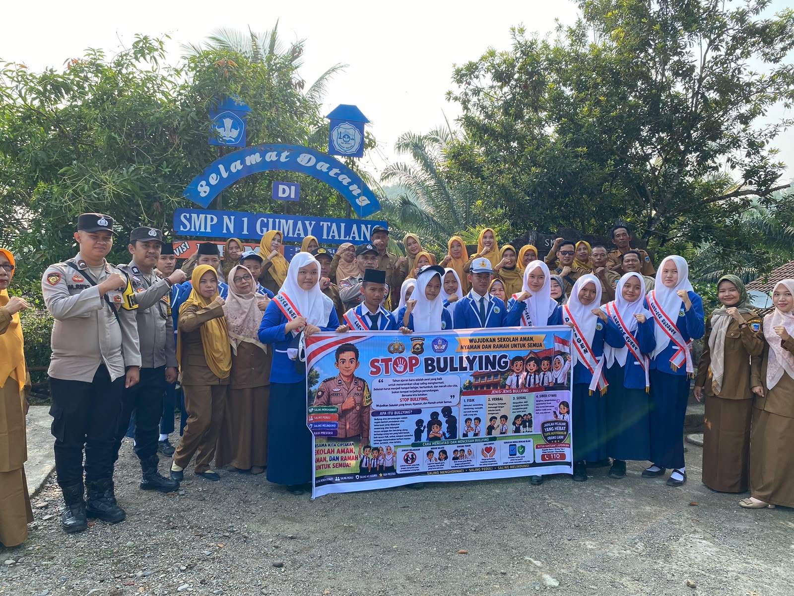 Jumat Curhat Polsek Lahat Bersama Siswa SMPN 1 Gumay Talang, Bahas Pencegahan Bullying