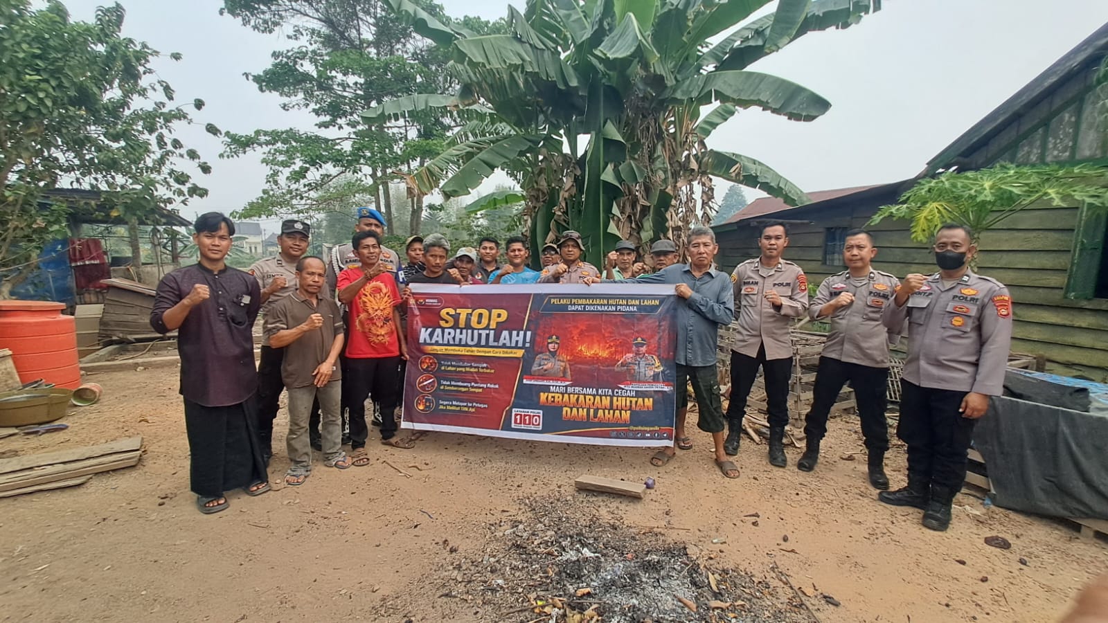 Cegah Karhutla, Polsek Pemulutan Bersama Tiga Pilar Gelar Patroli dan Pemadaman di Wilayah Rawan