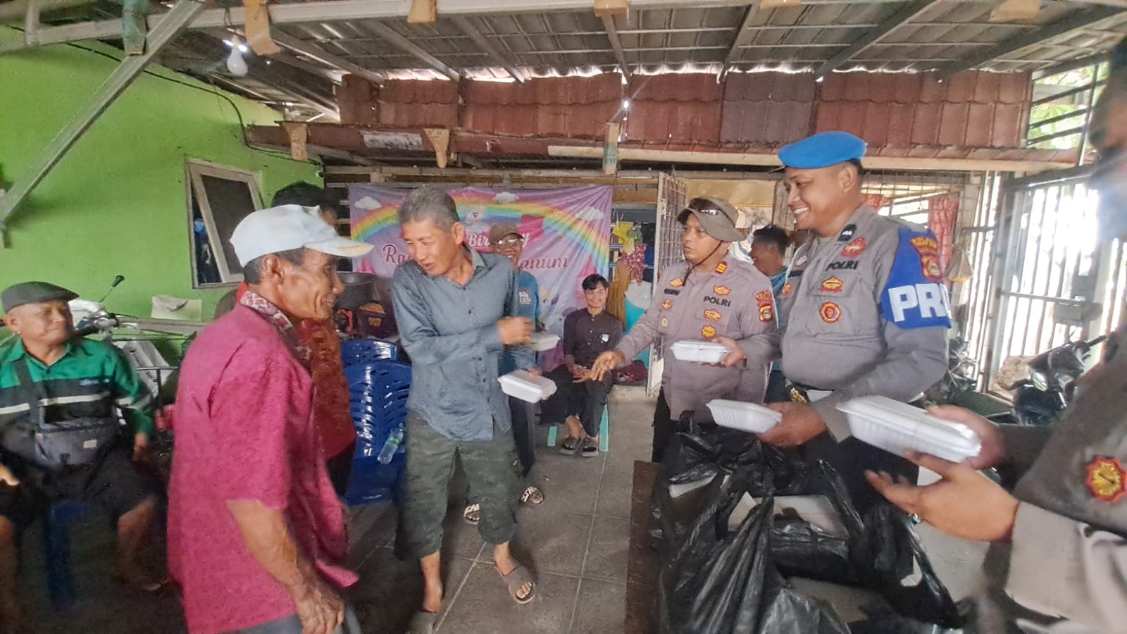 Mobil Senyum Polsek Pemulutan Hadir Berikan Dukungan untuk Relawan MPA Penanggulangan Karhutla