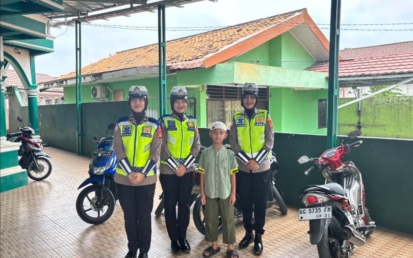 Satlantas Polres OKU Laksanakan PASTI, Berikan Pengamanan Salat Jumat dan Imbauan Cegah 3C