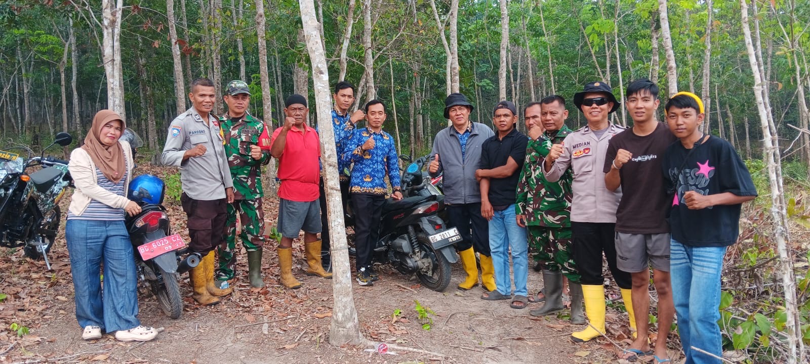 Sinergi TNI-Polri, Bhabinkamtibmas dan Babinsa Sambangi Warga Kelurahan Anak Petai Jaga Kamtibmas