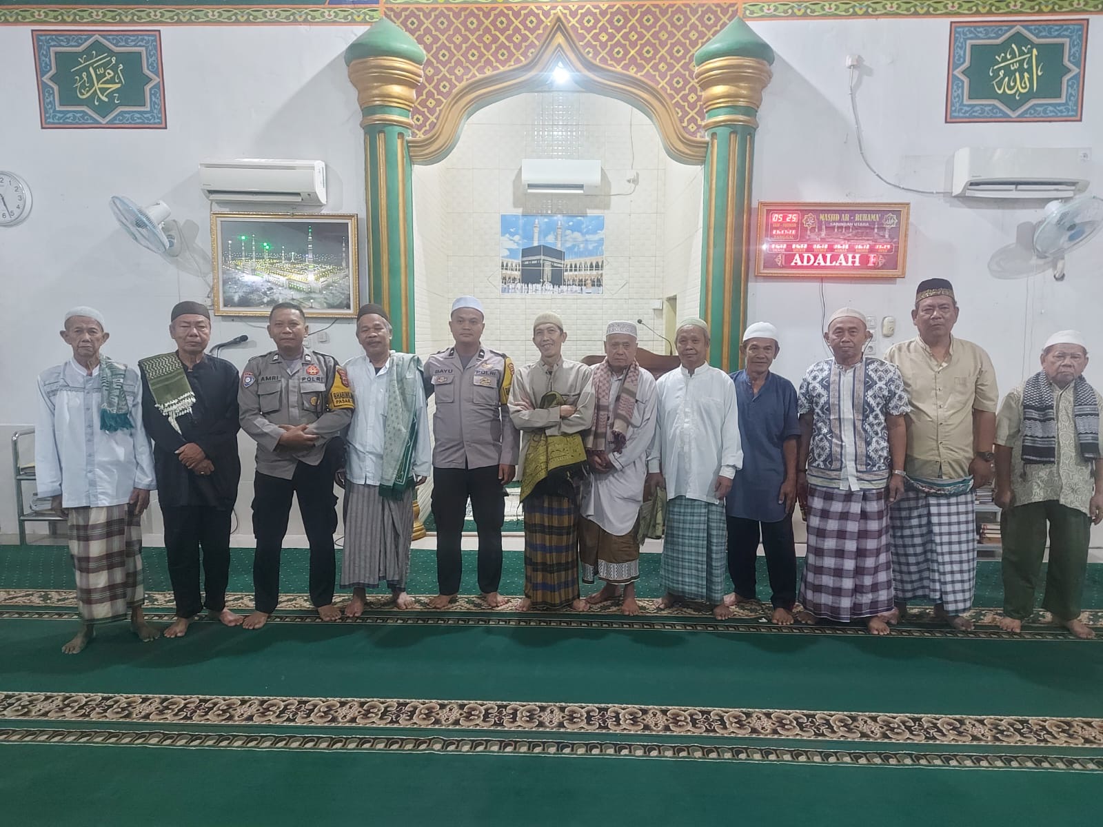 Patroli SULING Polsek Lawang Kidul Pererat Silaturahmi dan Jaga Kamtibmas Jelang Subuh