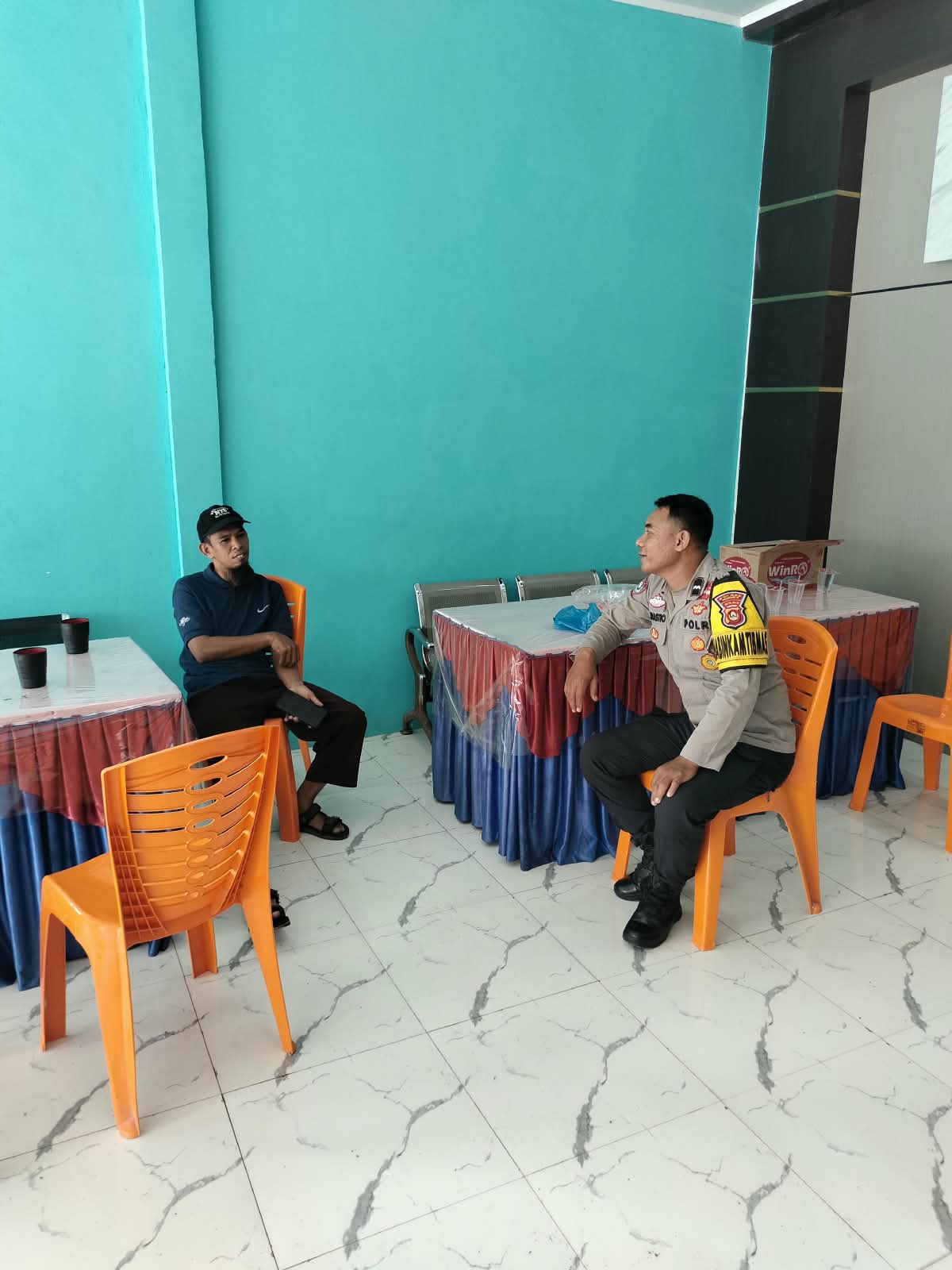 Cegah Karhutla, Bhabinkamtibmas Tanjung Telang Edukasi Warga agar Tak Buka Lahan dengan Cara Dibakar