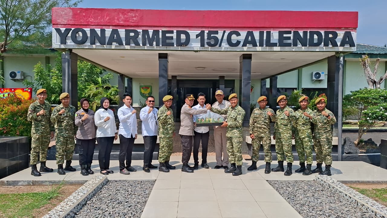 Sinergitas TNI-Polri Terus Diperkuat, Polres OKU Timur Sambangi Yon Armed 17/76 di HUT TNI ke-81