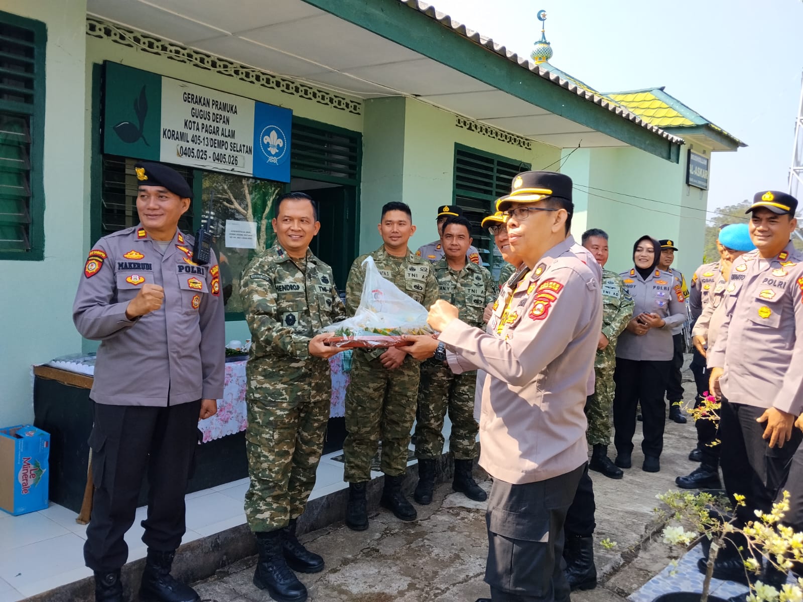Polres Pagar Alam Sambangi Koramil 405 di Dempo Selatan, Perkuat Sinergitas TNI-Polri di HUT ke-81 TNI