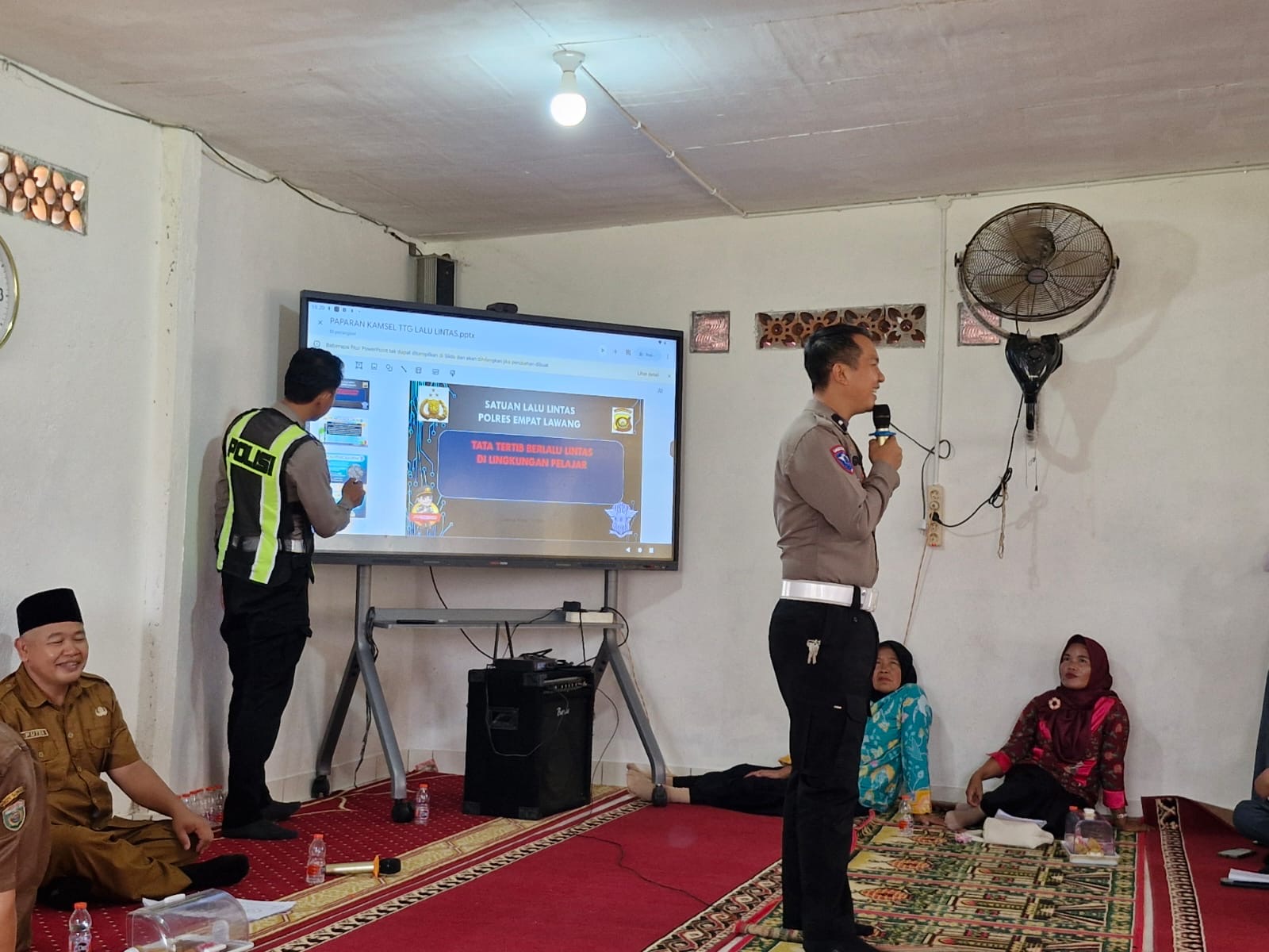 *Sat Lantas Polres Empat Lawang Gelar Police Go to School di SMAN 2 Tebing Tinggi, Sosialisasi Tertib Lalu Lintas*