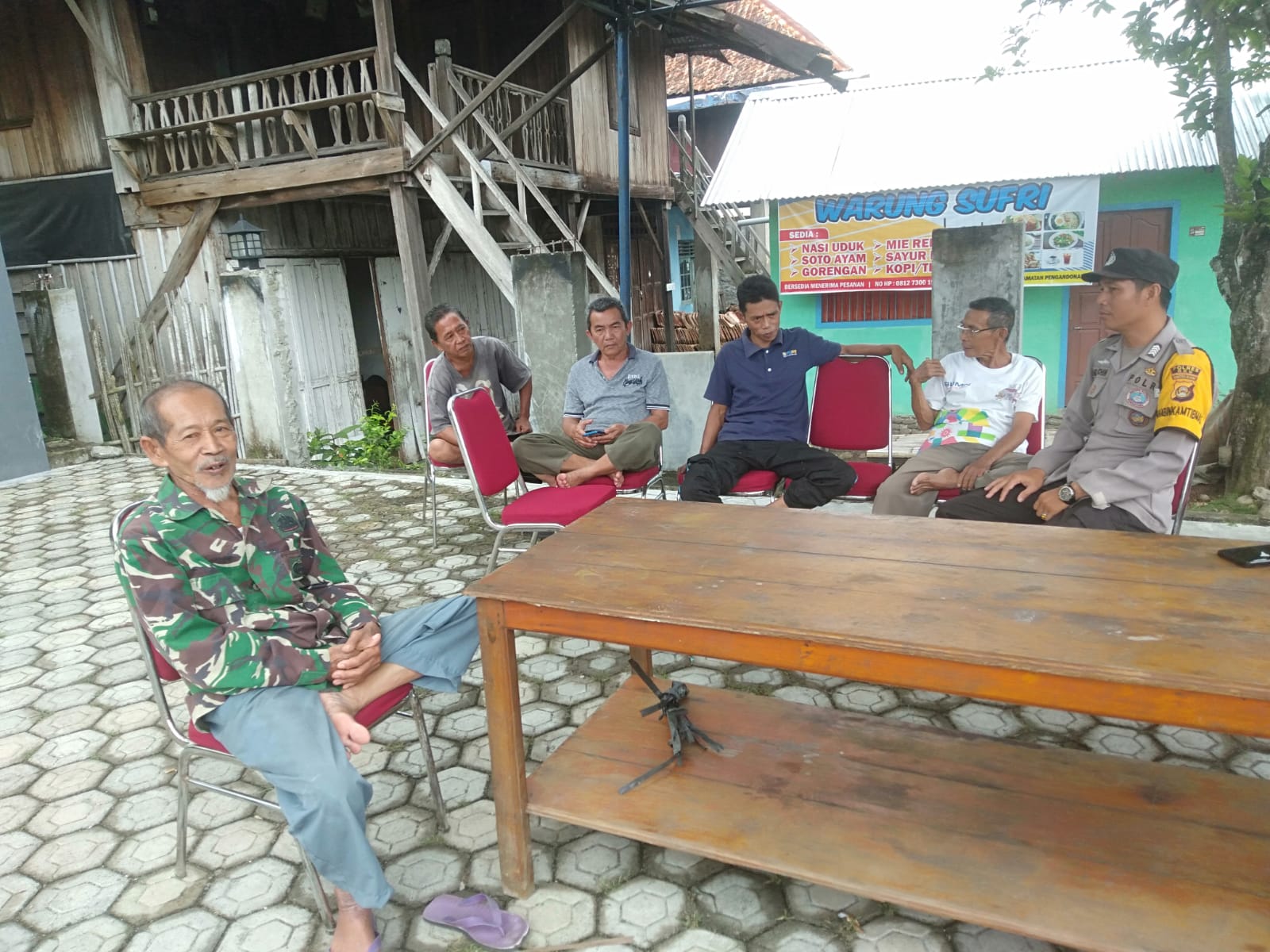 Bhabinkamtibmas Polsek Pengandonan Ajak Warga Bersama Cegah Karhutla di Masa Kemarau
