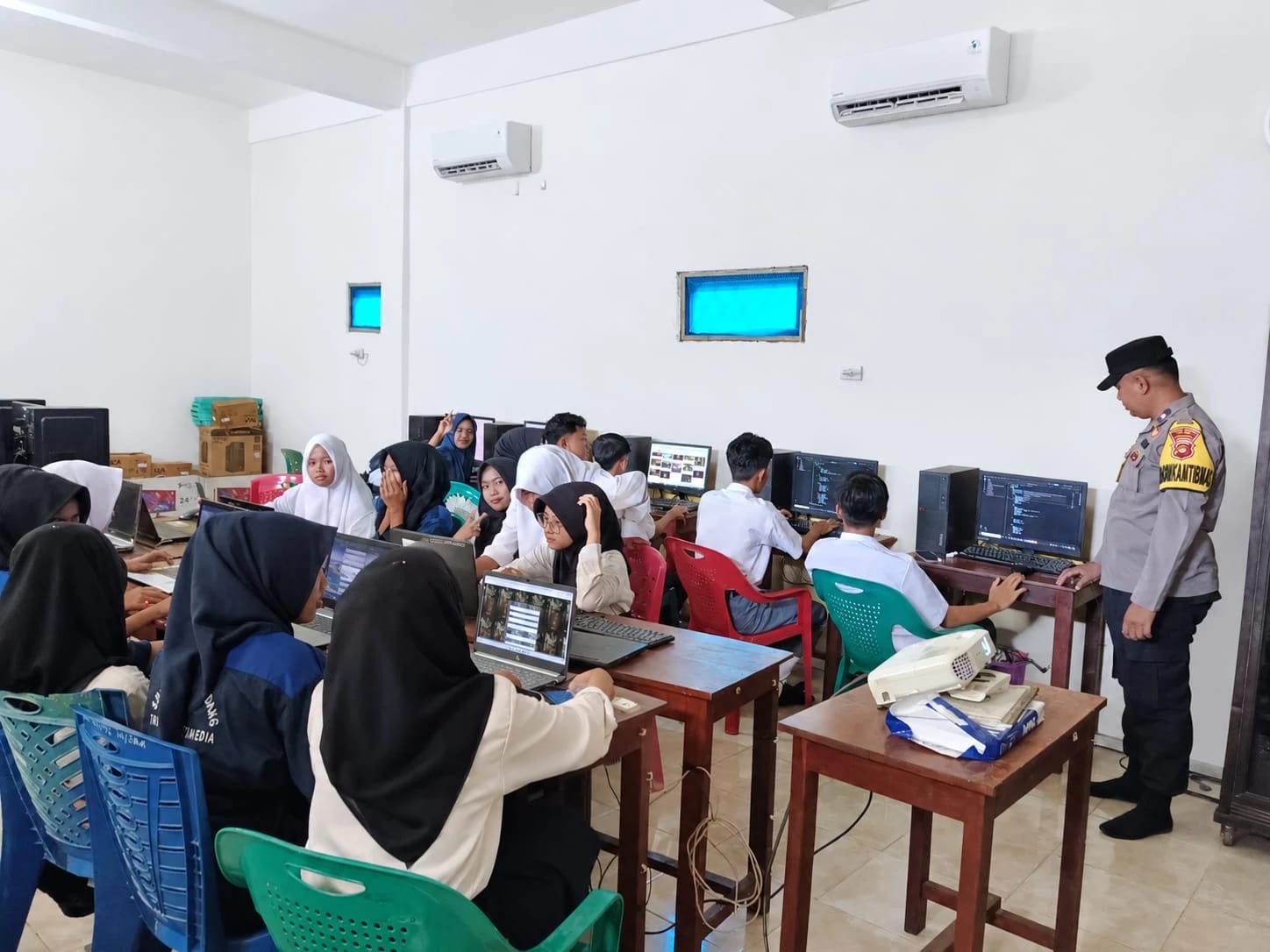 Polsek Buay Madang Timur Dorong Pelajar Kuasai AI, 20 Siswa SMA Muhammadiyah 2 Ikuti PAHAM AI