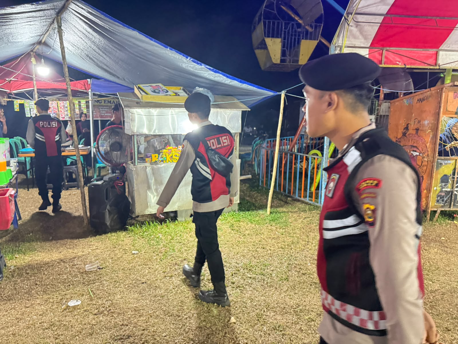 Patroli Perintis Presisi Polres PALI Sambangi Pasar Malam Talang Ojan, Jaga Keamanan dan Kenyamanan Pengunjung