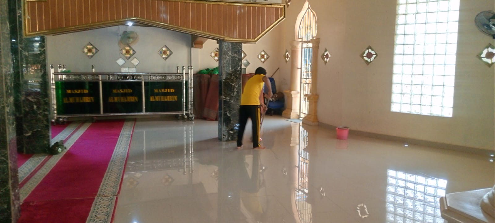 Polsek Cengal Gelar Gerakan ASRI, Bersihkan Masjid Al Muhajirin melalui Program Belida Polda Sumsel