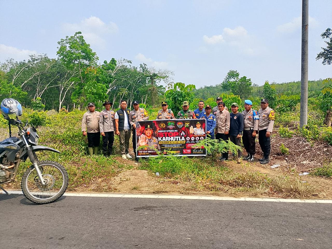 Polsek Sinar Peninjauan Gelar Patroli Karhutbunlah di Desa Karya Jaya XIII, Situasi Aman dan Kondusif