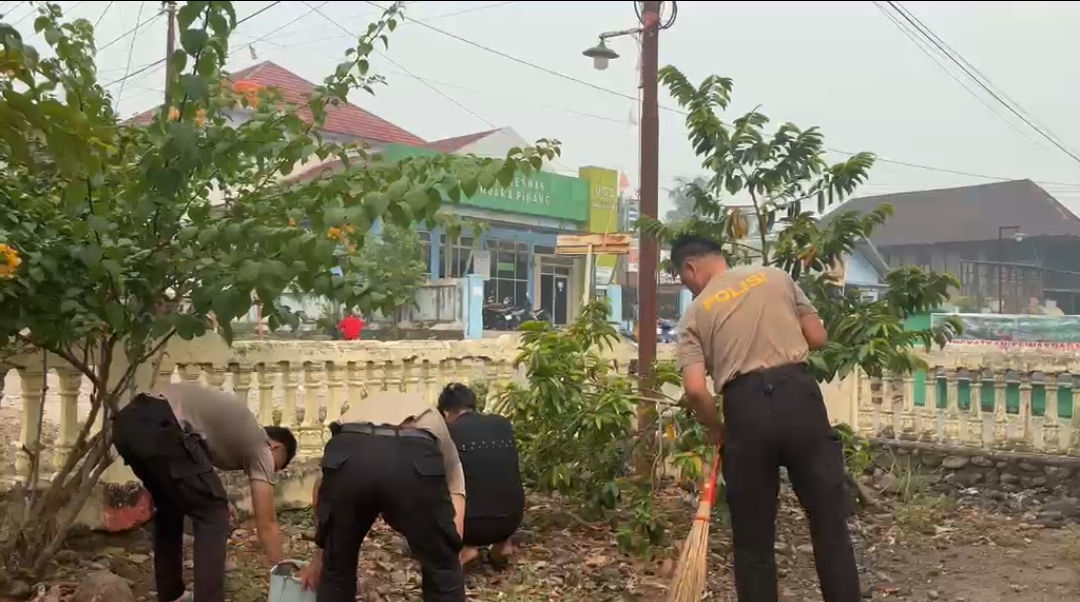 Polsek Muara Pinang Gelar Program BELIDA, Tingkatkan Kebersihan dan Kenyamanan Mako