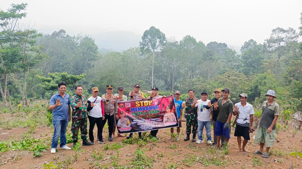 Cegah Karhutla, Polsek Talang Padang Bersama TNI dan Pemerintah Kecamatan Sosialisasi Larangan Bakar Lahan