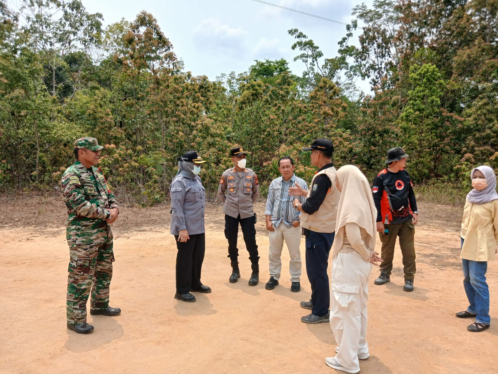 Polsek Lubuk Batang Bersama Forkopimcam Laksanakan Patroli Dan Mitigasi Karhutla, Tindak Lanjuti Viral Kabut Asap Di Desa Gunung Meraksa