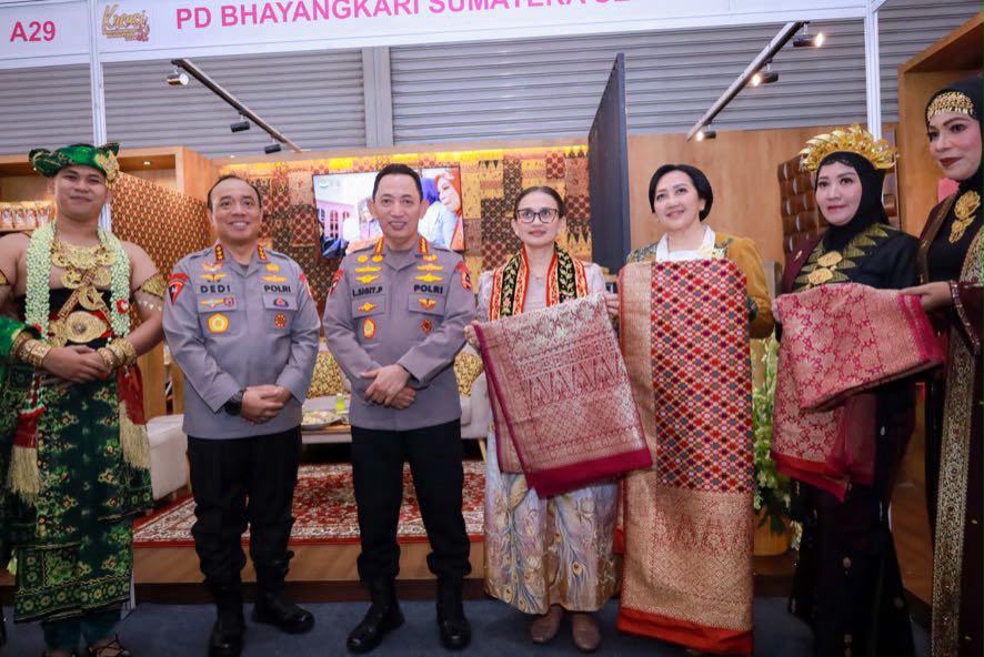Kapolri Apresiasi UMKM Bhayangkari Sumsel di Bazar Kreasi Nusantara 2026