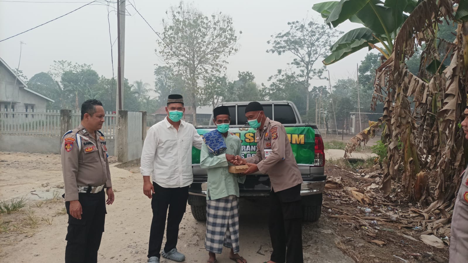 Polsek Rantau Alai Gelar Jumat Berkah, Sanjo Bersilaturahmi dan Berbagi Melalui Mobil Senyum di Desa Mekar Sari
