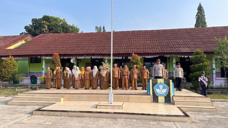 Police Go To School, Kapolsek Belitang III Ingatkan Siswa SMPN 1 Belitang Jaya Jauhi Judol hingga Narkoba