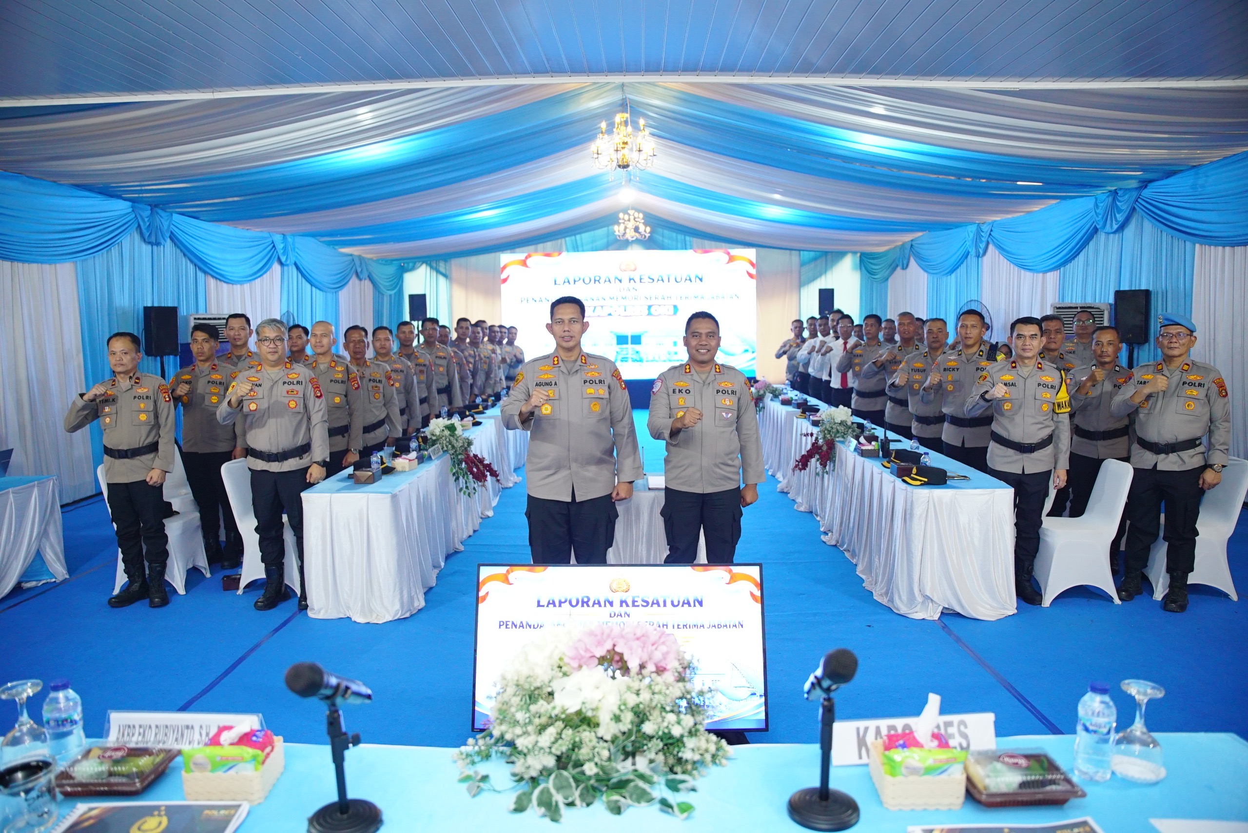 Estafet Kepemimpinan Polres OKI Beralih, AKBP Eko Rubiyanto Serahkan Tongkat Komando kepada AKBP Agung Adhitya