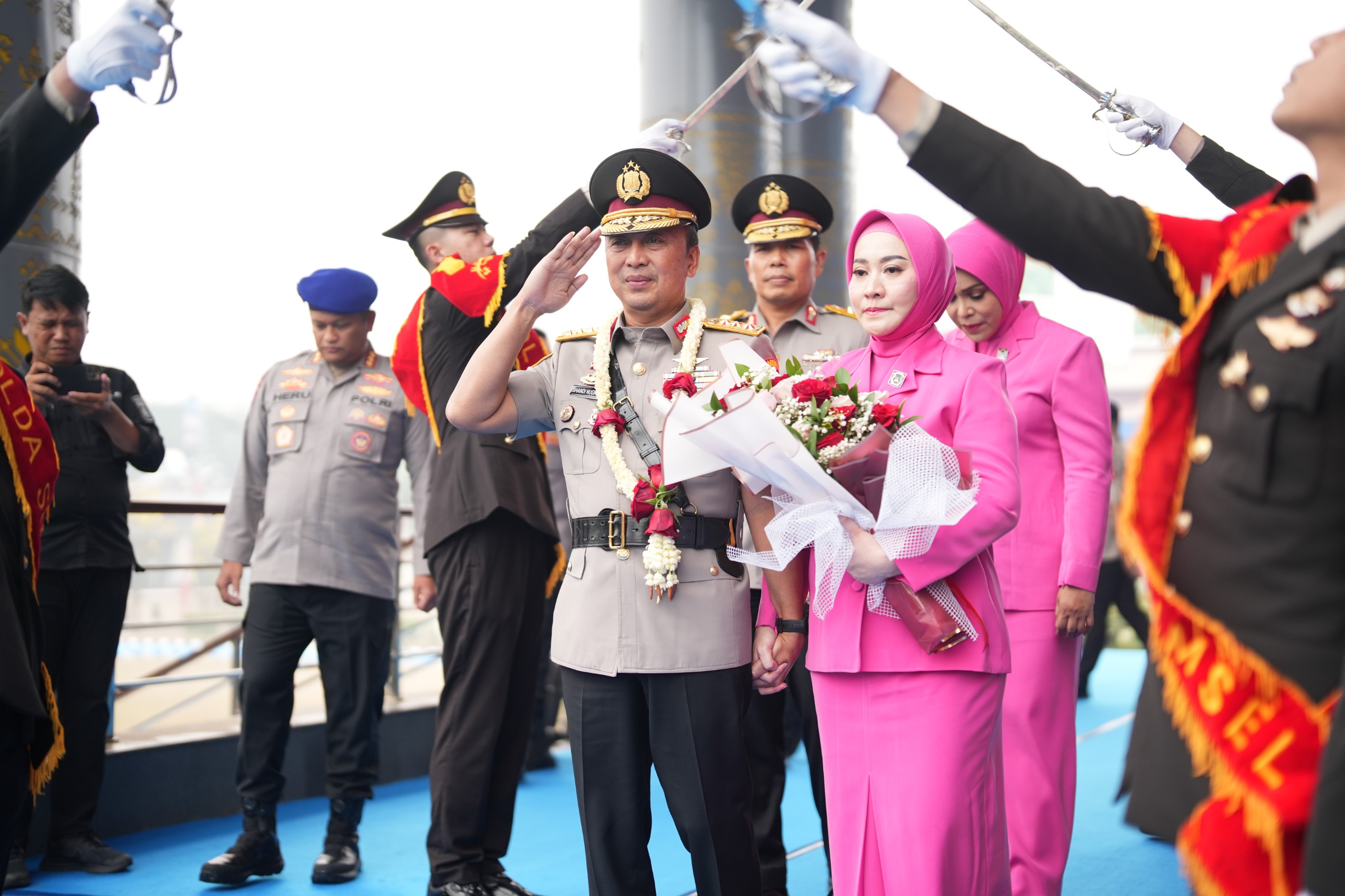 Penuh Khidmat dan Haru, Polda Sumsel Gelar Farewell Parade Pelepasan Komjen Pol. Dr. Sandi Nugroho