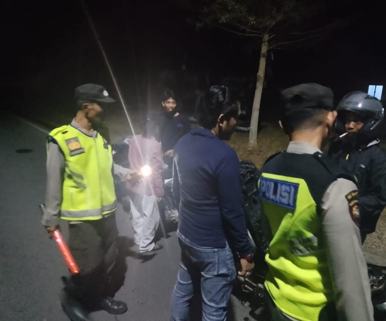 Jaga Keamanan Malam Hari, Polsek Cambai Polres Prabumulih Intensifkan Patroli untuk Ciptakan Kamtibmas Kondusif