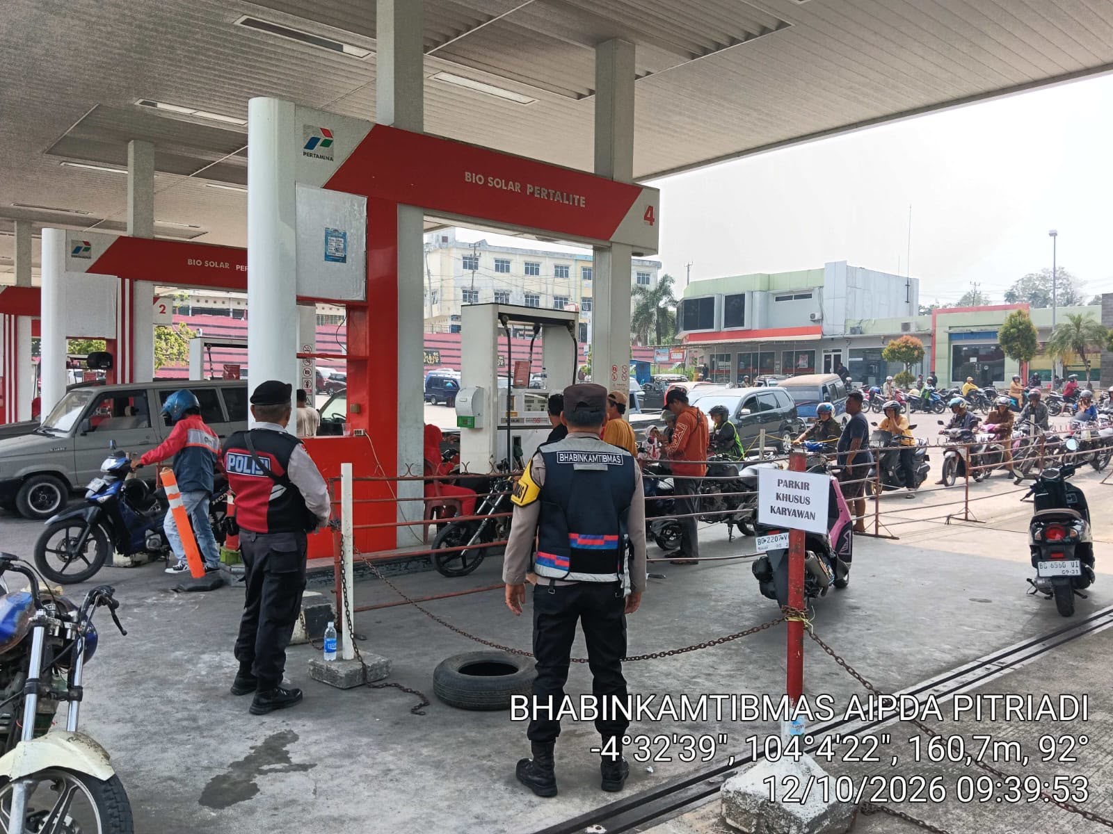 Antrian Pertalite Ramai, Polsek Muaradua Patroli SPBU Batu Belang Jaya Pastikan Situasi Aman