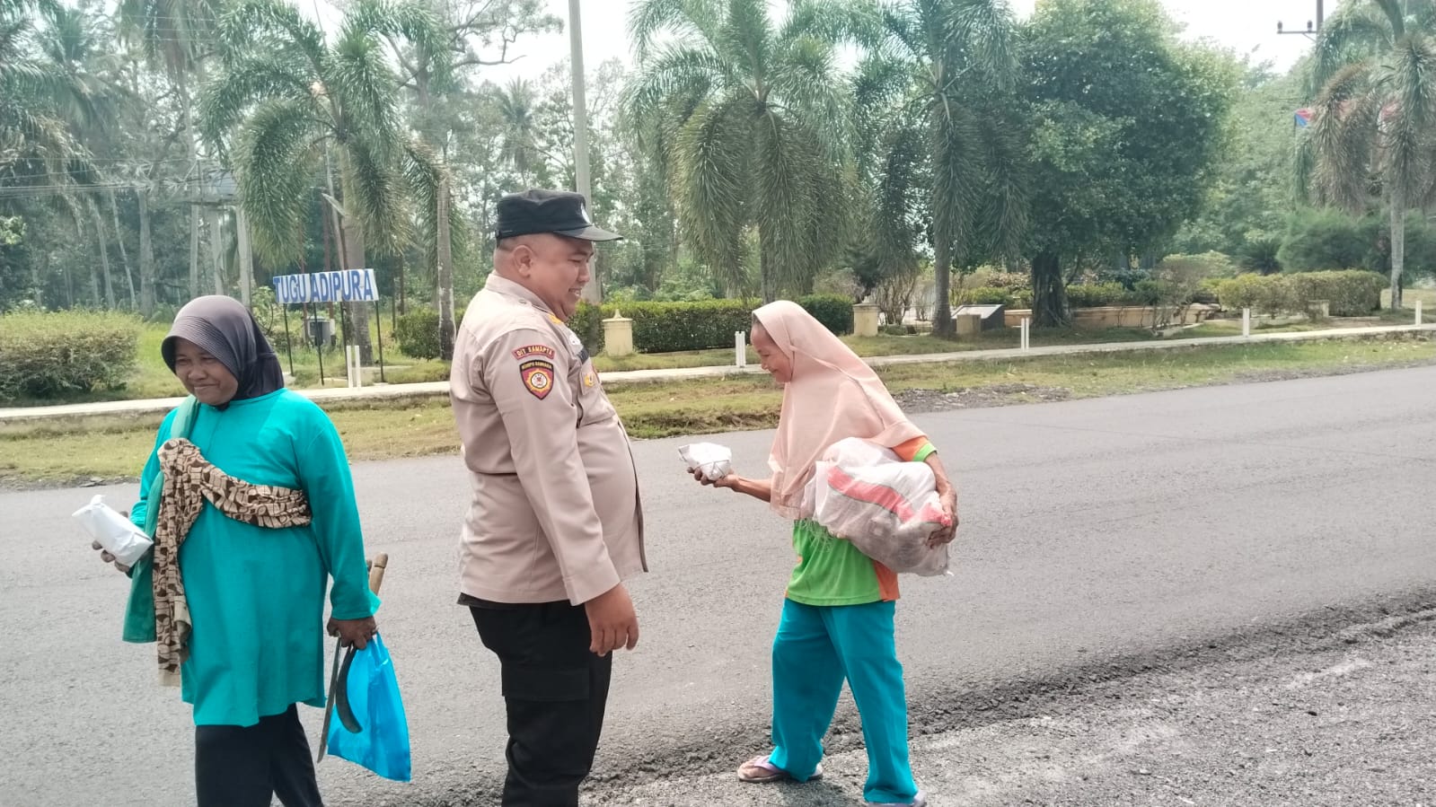 Polsek Martapura, Polres OKU Timur, sedekah dan berbagi, kegiatan sosial Polri