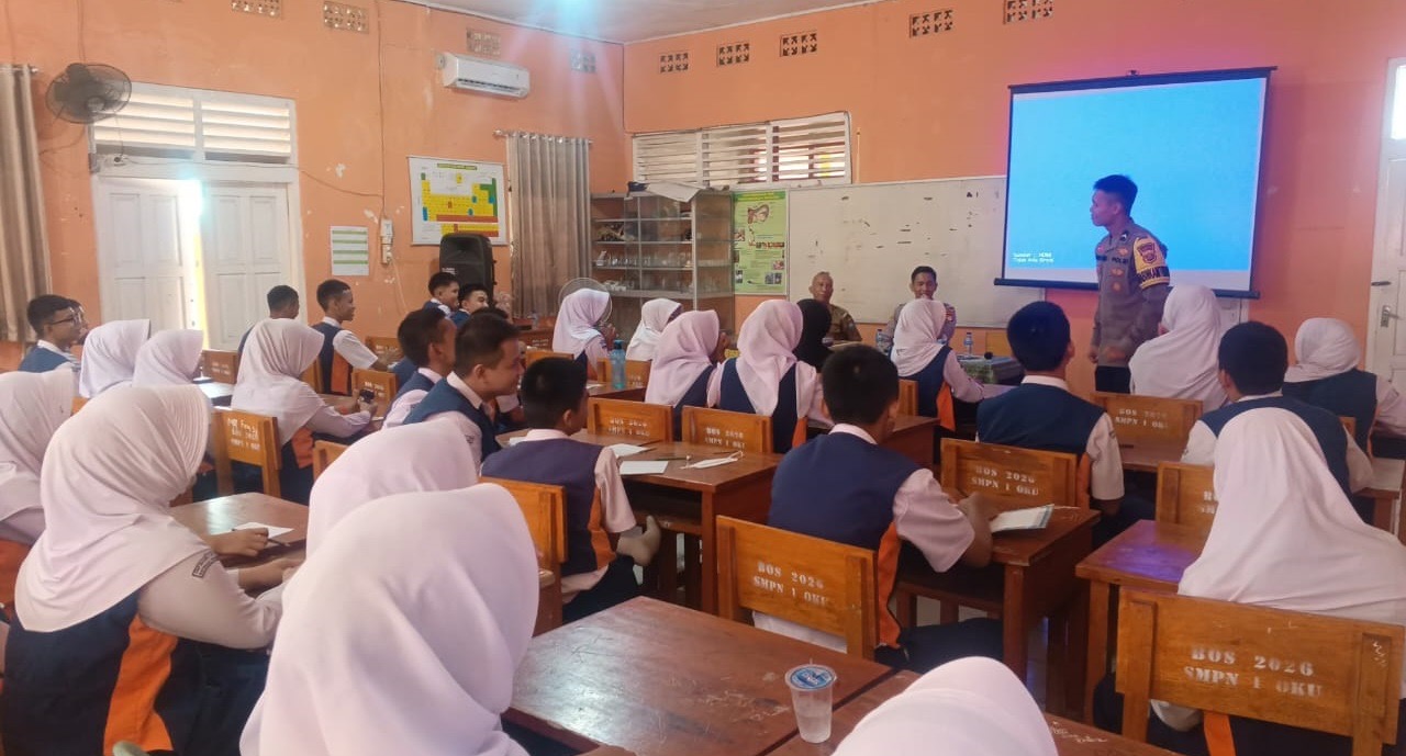 Polres OKU Gelar Sosialisasi SPMB SMA KTB Tahun Ajaran 2027/2028 di SMP Negeri 01 OKU
