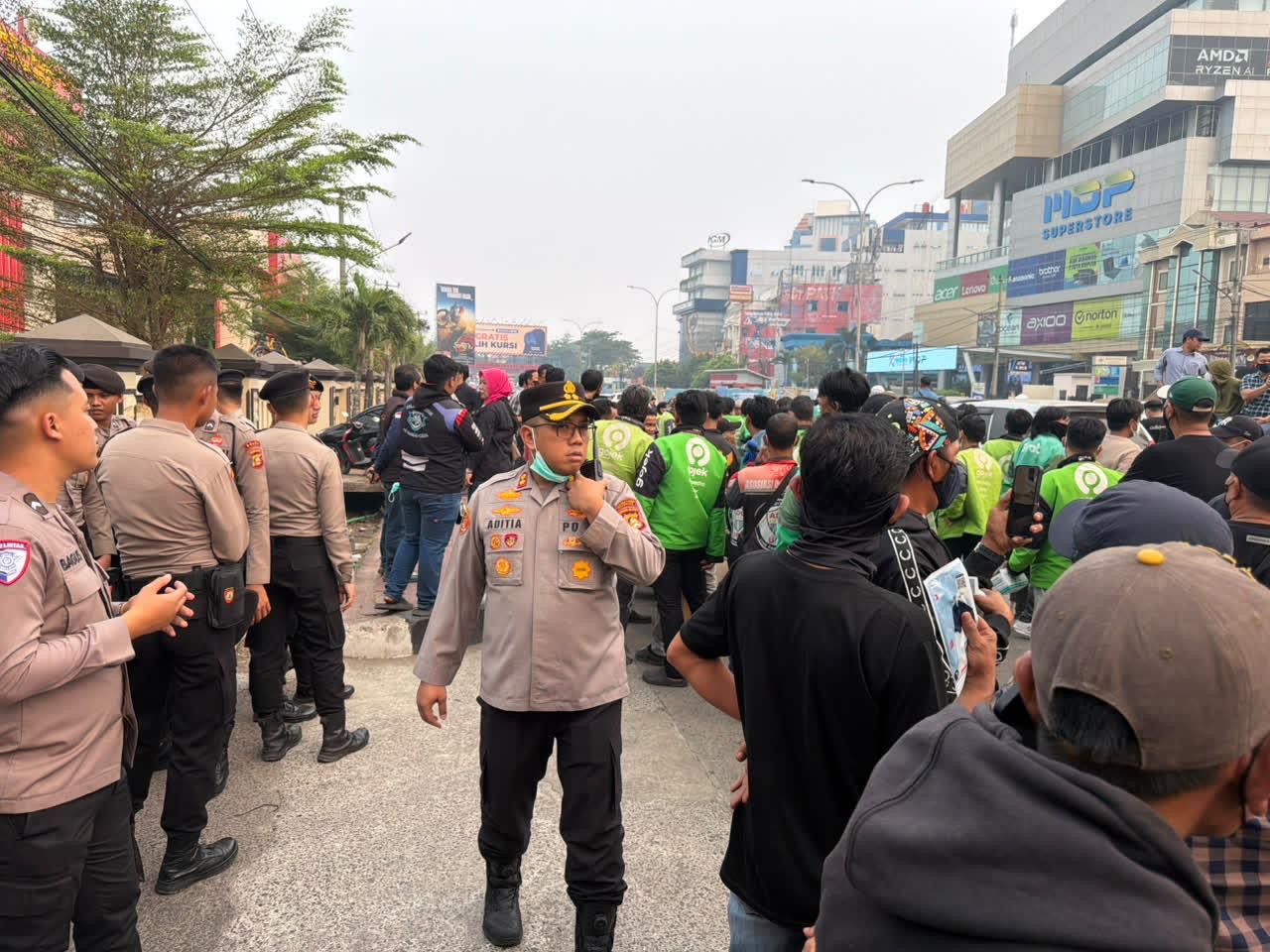 Polrestabes Palembang Siagakan Personel Amankan Aksi Unjuk Rasa ADO dan Cipayung di Mapolda Sumsel