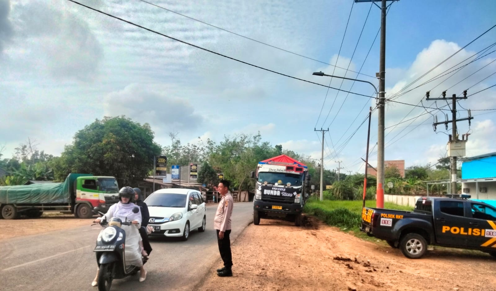 Jaga Situasi Tetap Kondusif, Polsek Rambang Kapak Tengah Polres Prabumulih Rutin Gelar Patroli Kamtibmas