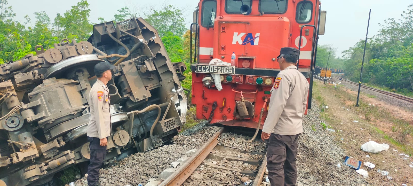 Polsek Sinar Peninjauan Lakukan Pengecekan Kecelakaan Kereta Api Babaranjang di Emplasemen Stasiun Talang Baru