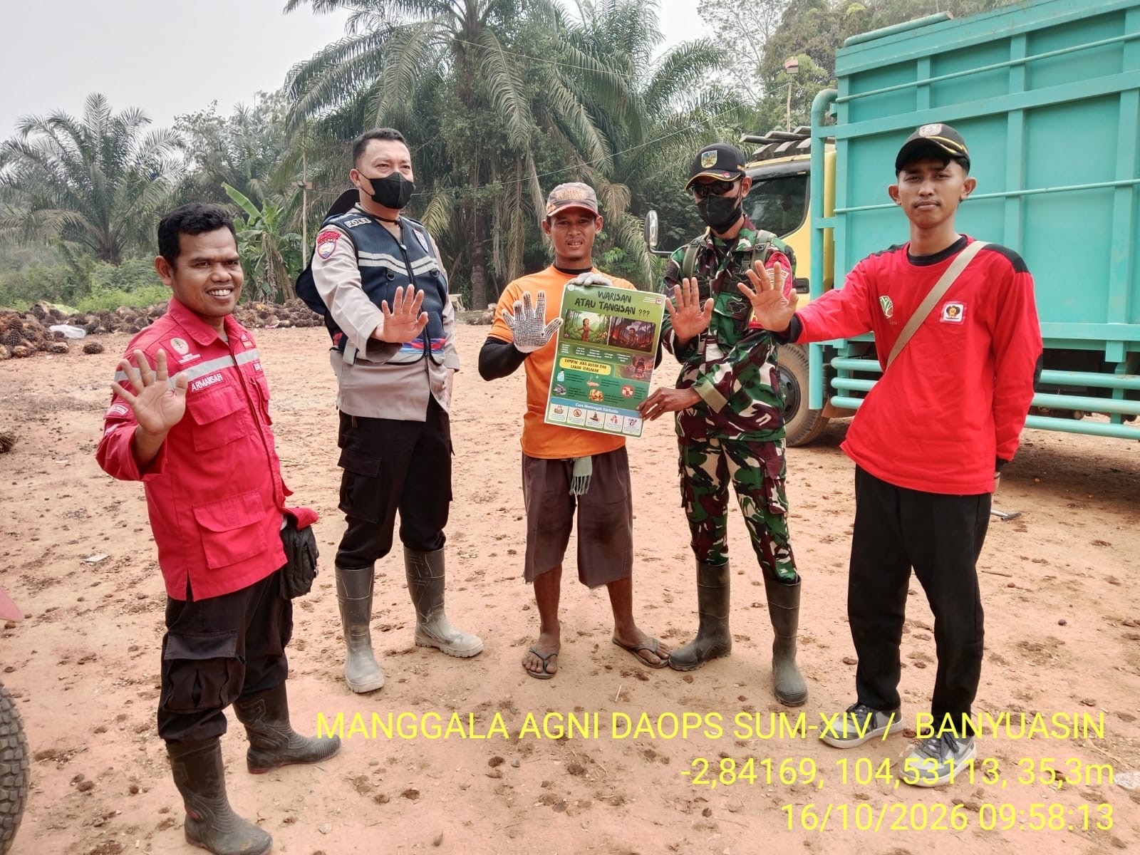 Patroli Terpadu di Desa Pulau Muning, Tim Gabungan Sosialisasikan Pencegahan Karhutla
