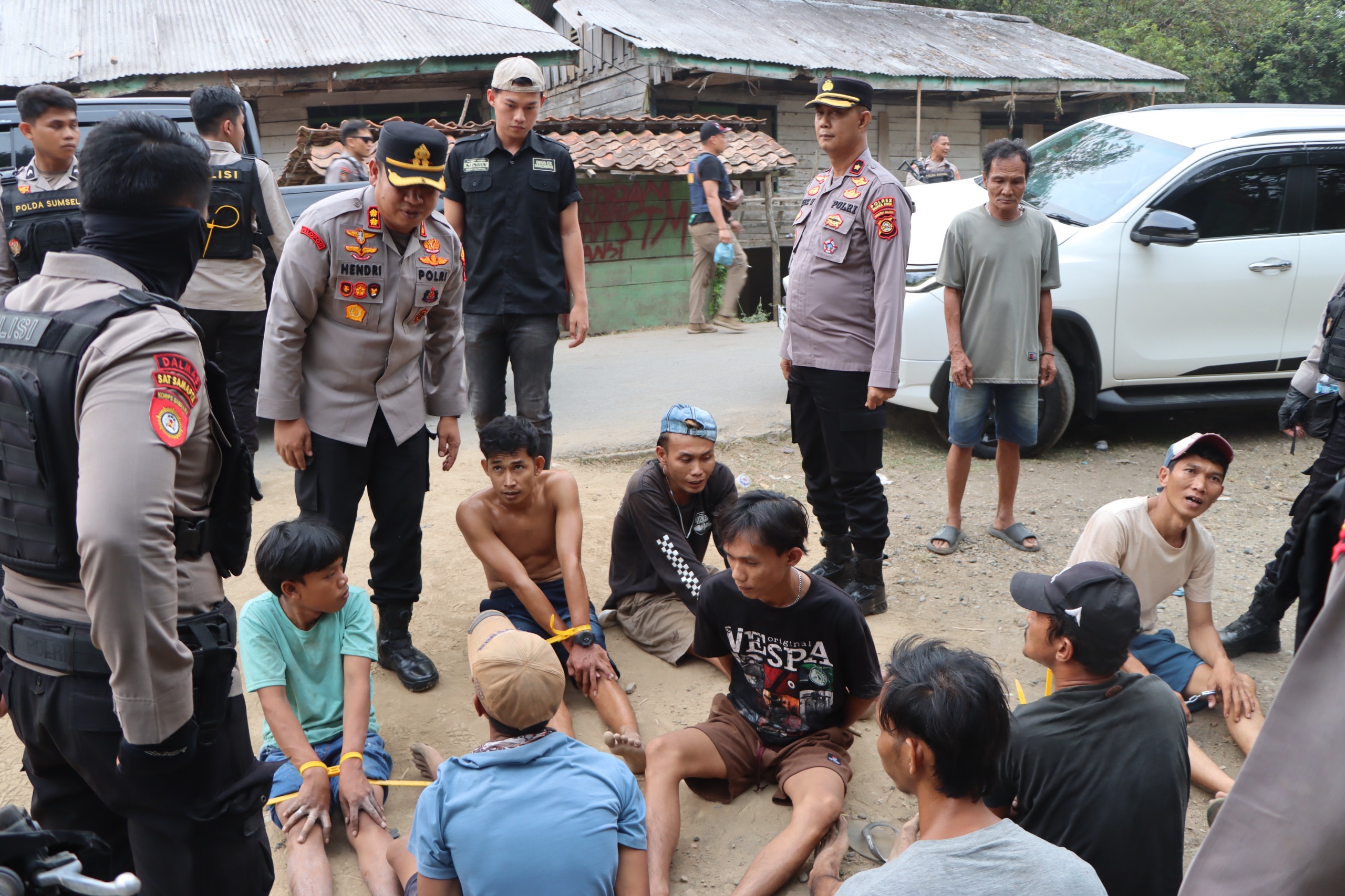 Operasi Gabungan Polres Muara Enim–BNNK Mengguncang Berugo! Empat Titik Digerebek, Sabu dan Ekstasi Diamankan