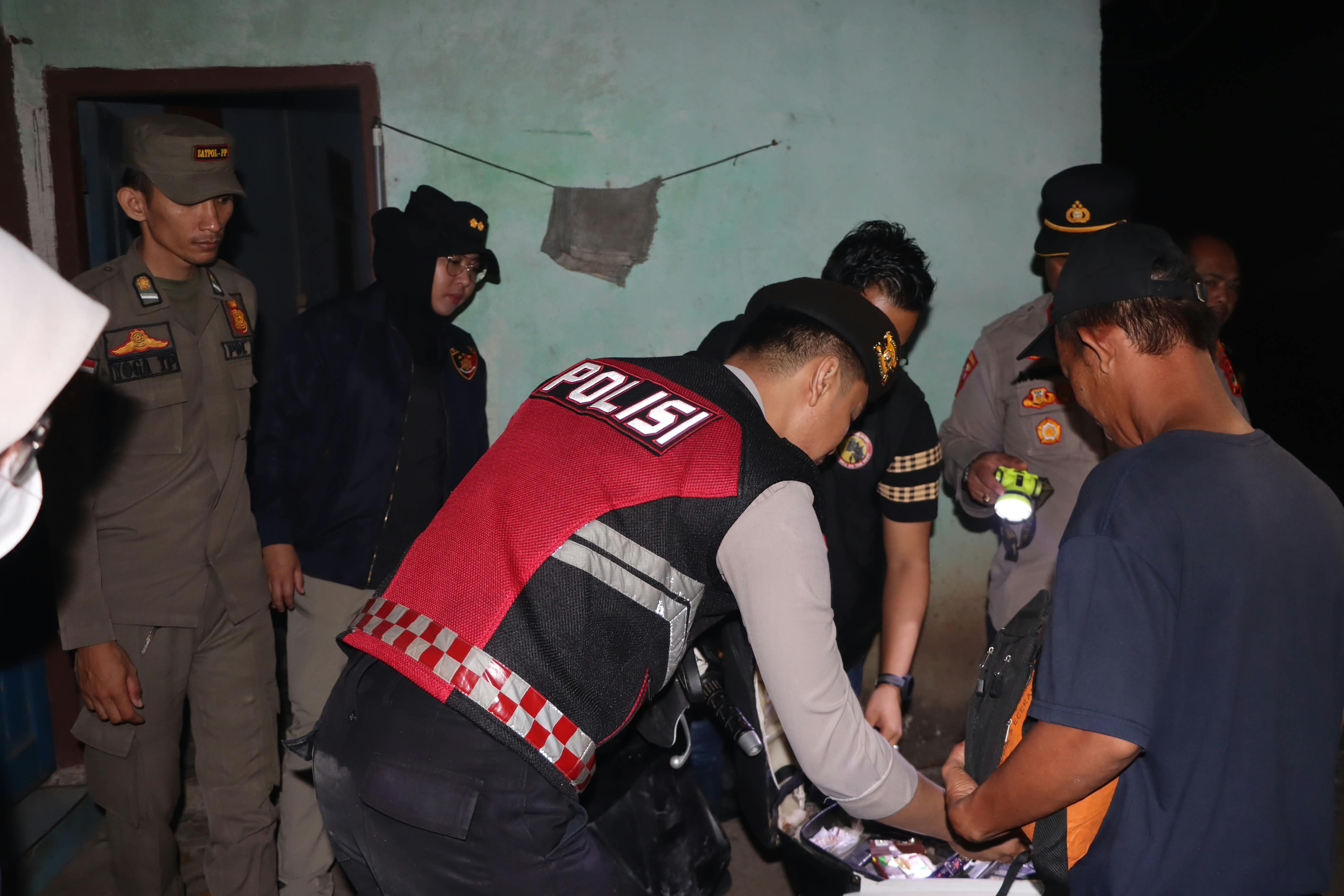 Pimpin KRYD Gabungan, Kapolres Ogan Ilir Razia Bedeng Narkoba di Payakabung