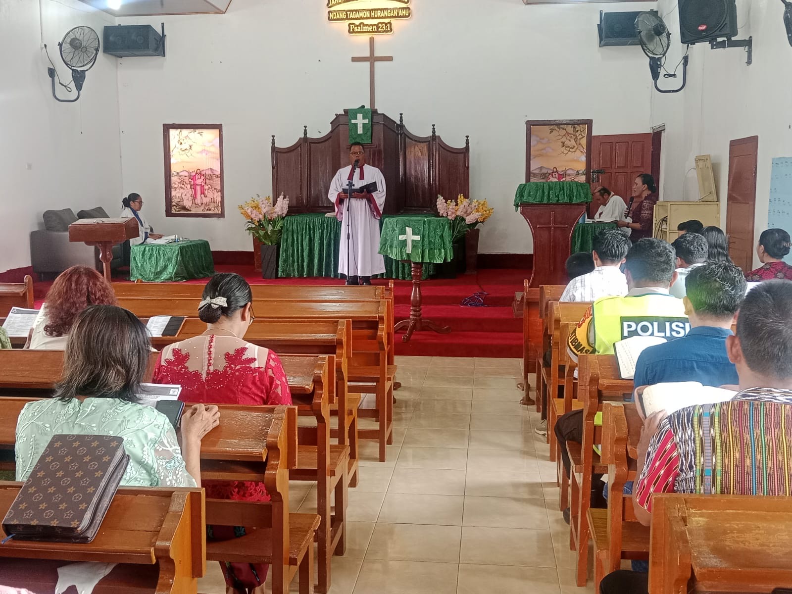 Pererat Silaturahmi, Kasat Tahti Polres Musi Rawas Pimpin Minggu Kasih di Gereja HKBP Tugumulyo  ​