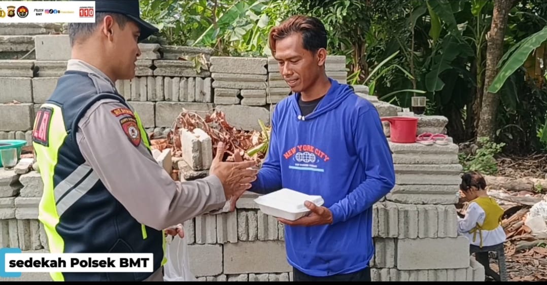 POLSEK BUAY MADANG TIMUR LAKSANAKAN KEGIATAN SEDEKAH DAN BERBAGI KEPADA MASYARAKAT