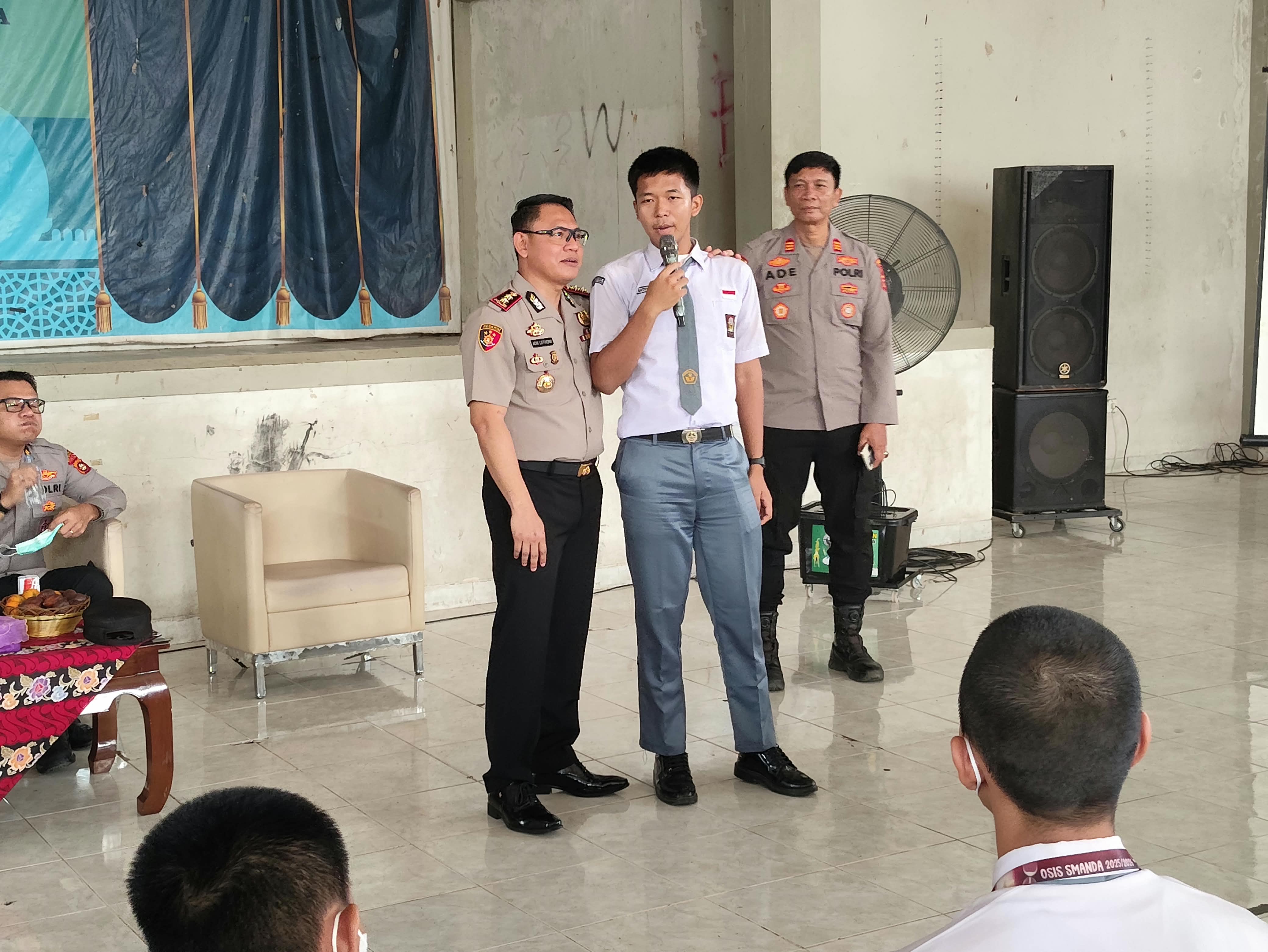 Kapolres Muba Sambangi SMA Negeri 2 Unggul Sekayu, 568 Siswa Ikuti Program POLIDIK