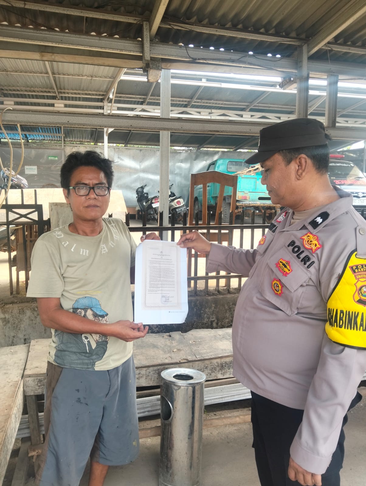 Bhabinkamtibmas Polsek Betung Sosialisasikan Pencegahan Karhutla di Desa Taja Raya II