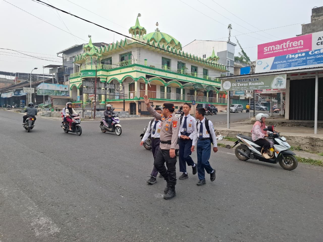 Kapolres Pagar Alam Turun Langsung Pimpin Strong Point Pagi, PJU Juga Hadir Layani Masyarakat