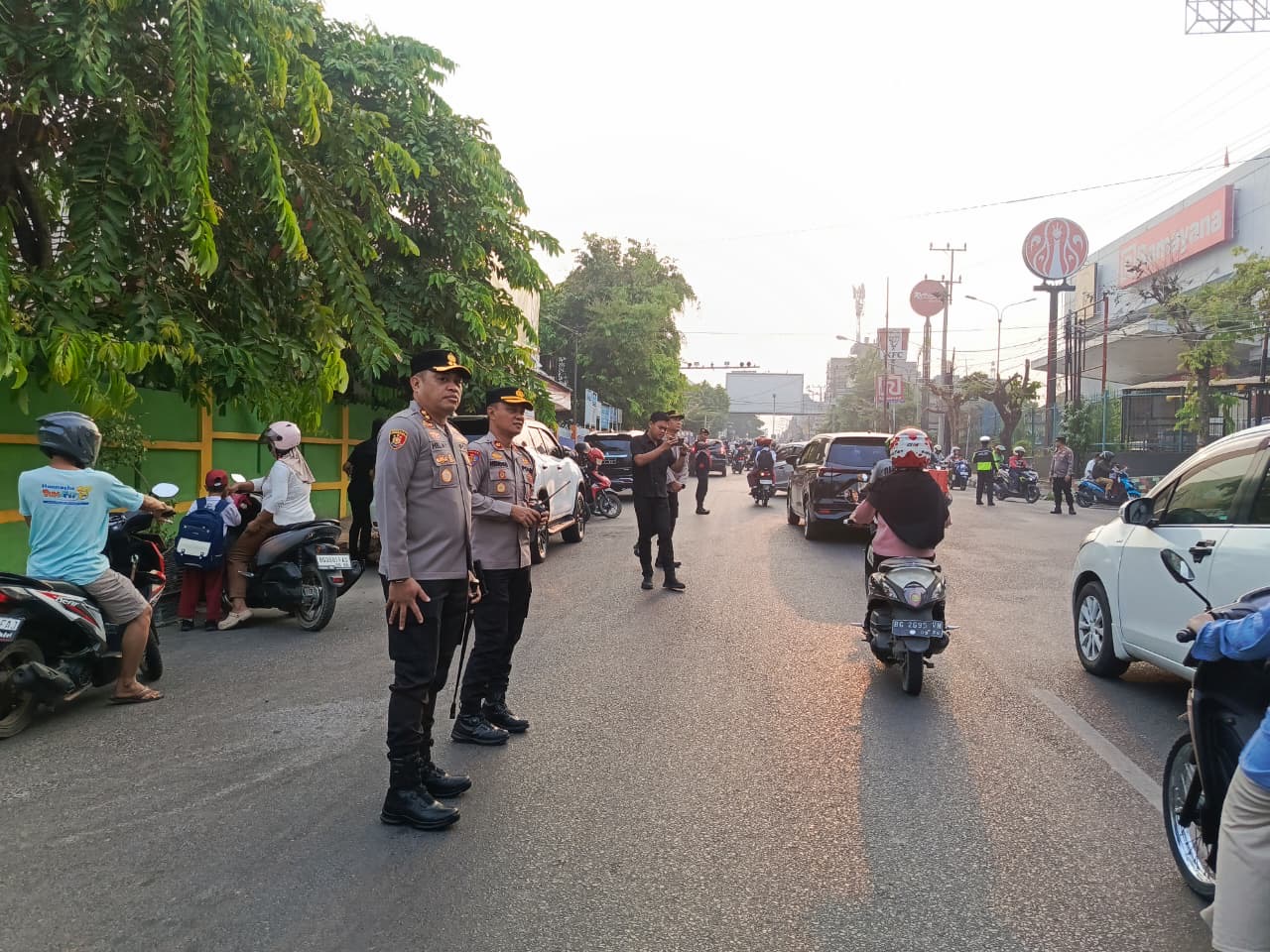 Kapolres Oku Bersama Pejabat Utama Polres Laksanakan Ploting Pagi di Pos Lantas 10.03 Ramayana