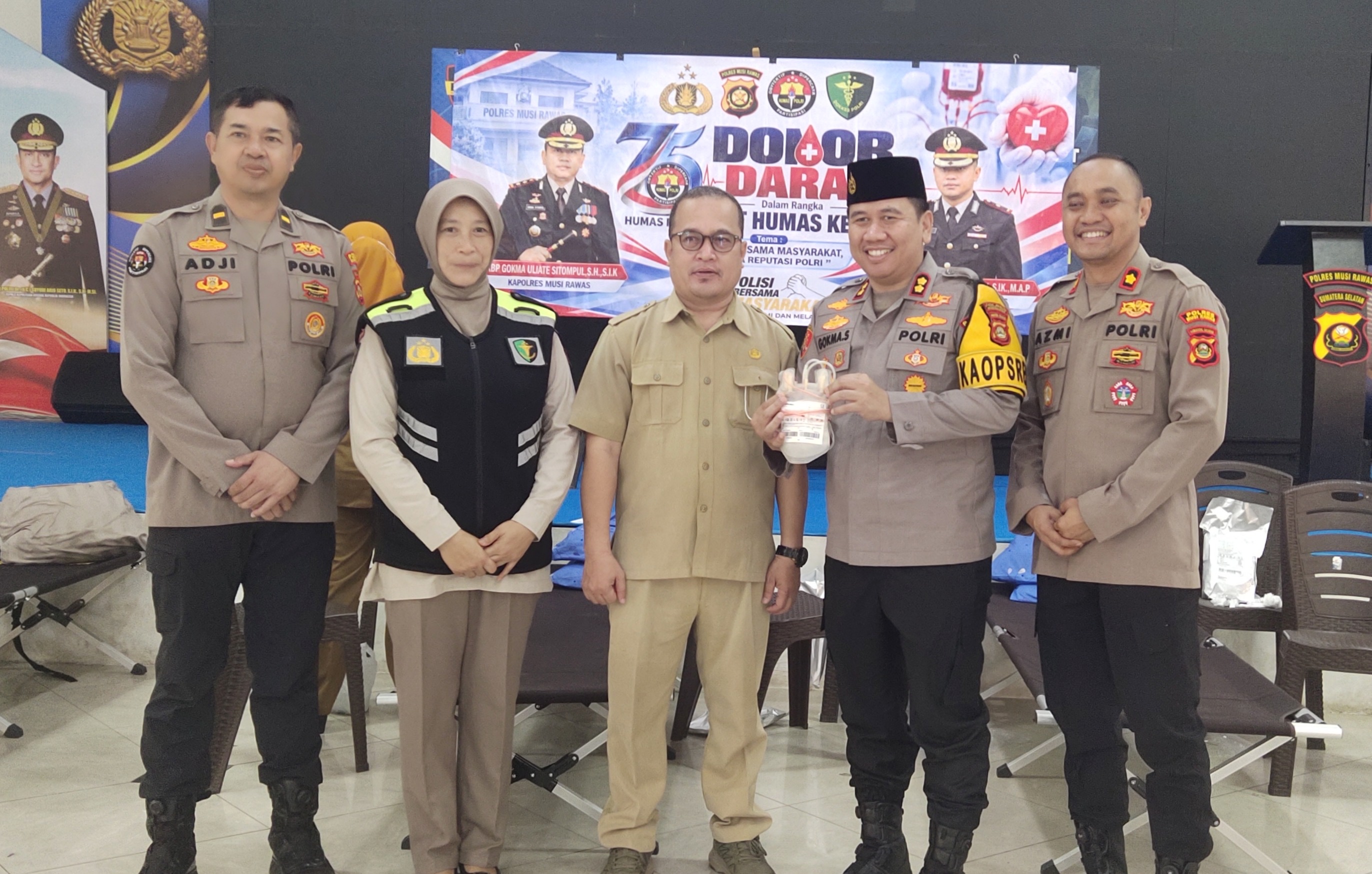 Wujud "Polisi Bersama Masyarakat”, Kapolres Musi Rawas Ikut Donor Darah Dalam Rangka HUT Humas ke-75