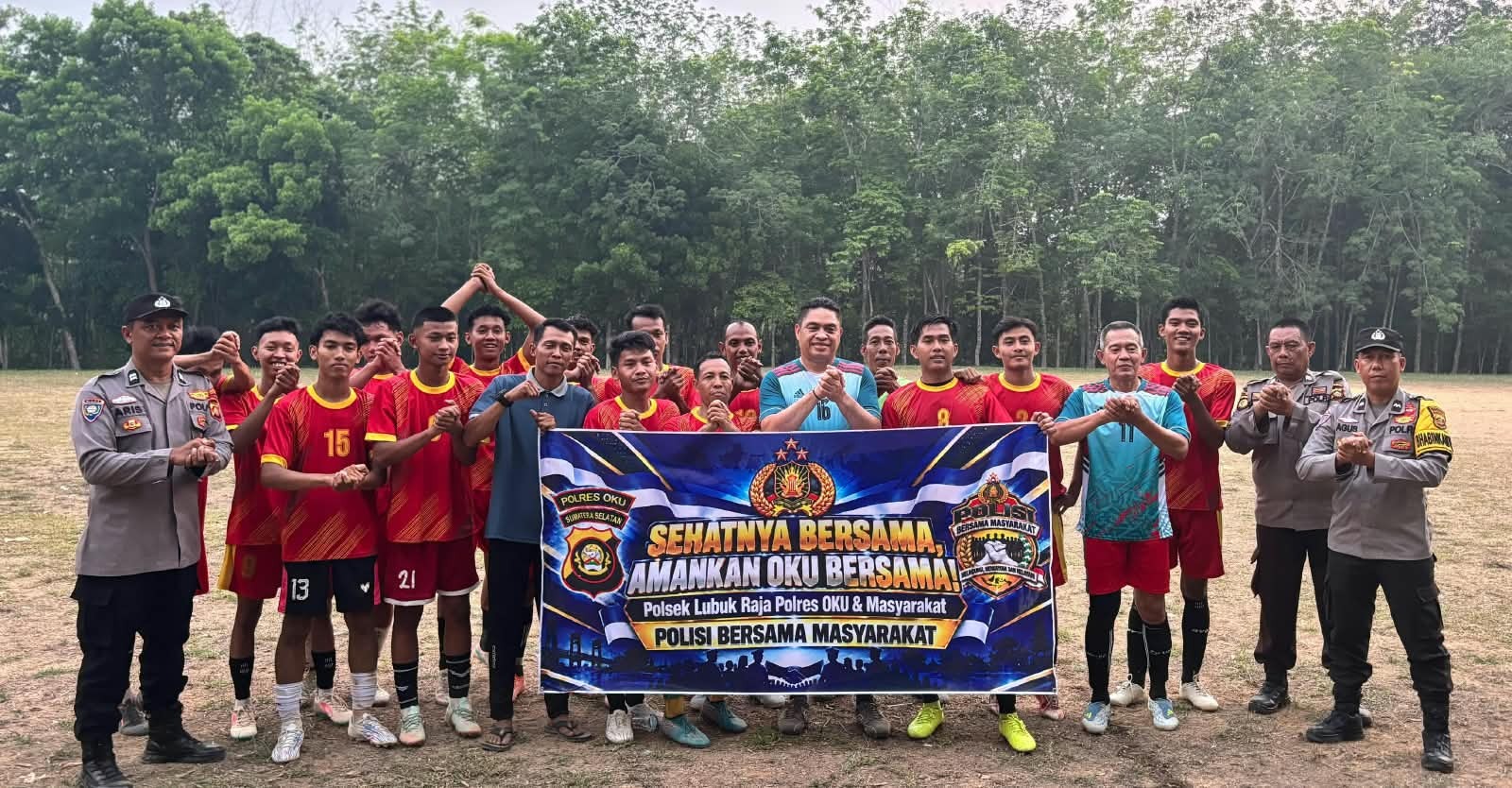 Kapolres OKU AKBP Helmy Tamaela Hadiri Turnamen Sepak Bola Harlah ke-20 Desa Batuwinangun