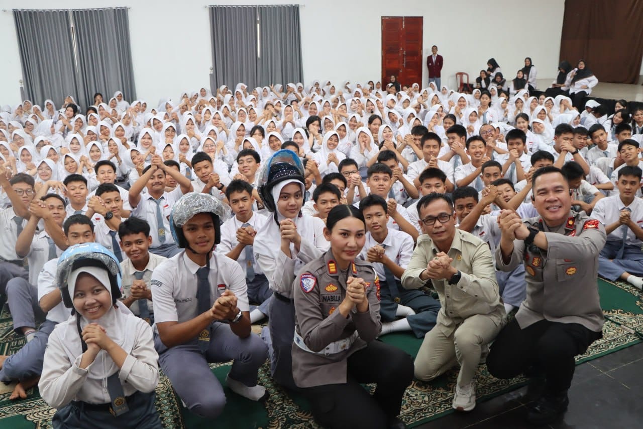 Wakapolres Muara Enim Sambangi SMA Bukit Asam, Tanamkan Disiplin dan Selamatkan Generasi Muda